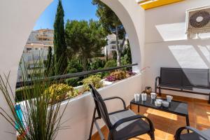 Cozy apartment with pool by Costarentals - Ref 153