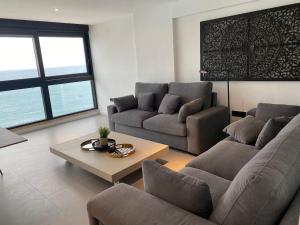 Estupendo apartamento en planta 23 primera línea