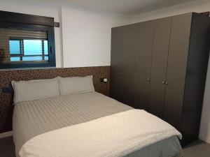 Estupendo apartamento en planta 23 primera línea