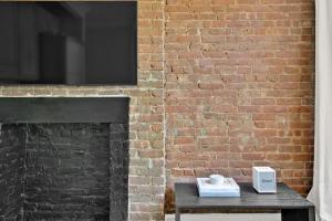 Sunny Nolita 1BR w WD nr SoHo NYC-877