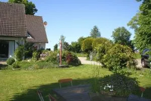 Kobs - FeWo inmitten der Natur mit zwei Bädern, Terrasse und gemütlichem Wohn- und Esszimmer - Sörup