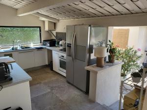 Bastide des Sarrières à -d1 km de Lourmarin - Piscine chauffée, cuisine dété, pool house, sauna