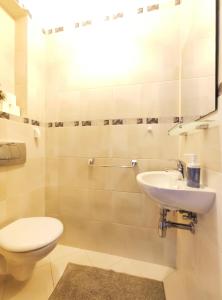 Kazimierza Wielkiego 84 by Homeprime