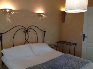 Hotels Hotel Lou Caleu restaurant le Rocher des Abeilles : photos des chambres