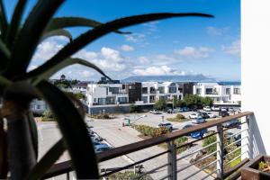 Modern Beachfront Eden on the Bay 210- 2 bedroom, 2 bathroom