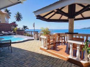 Drake Seaside Studio Apartments