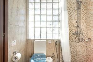 Explore Nightlife Near an Apartment With an Acropolis View