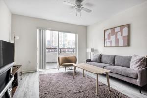 Downtown Bellevue 2BR w WD Storage nr Shops SEA-222 - 4hvězdičkové hotely ve městě Bellevue