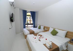 Phòng 4 Người Nhìn ra Hồ nước (Quadruple Room with Lake View)