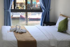 Phòng Giường Đôi Nhìn Ra Hồ Nước (Double Room with Lake View)