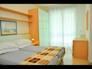 Cozy apartment by the beach