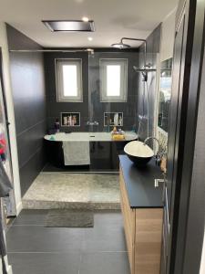 Sejours chez l'habitant Chambre privee dans villa : photos des chambres