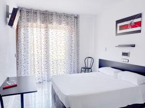 Double Room with Balcony room in Hostal Lady Ana María