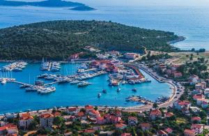 Apartment in Rogoznica with sea view, balcony, air conditioning, WiFi 5148-2