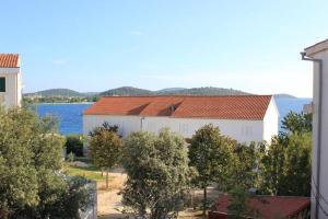 Apartment in Rogoznica with sea view, balcony, air conditioning, WiFi 5148-2 