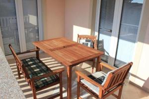 Apartment in Rogoznica with sea view, balcony, air conditioning, WiFi 5148-2