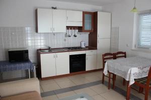 Apartment in Rogoznica with sea view, balcony, air conditioning, WiFi 5148-2