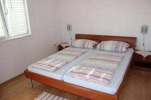 Apartment in Rogoznica with sea view, balcony, air conditioning, WiFi 5148-2