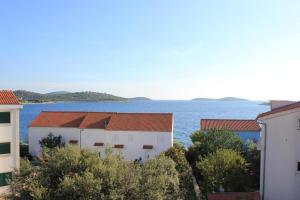 Apartment in Rogoznica with sea view, balcony, air conditioning, WiFi 5148-3