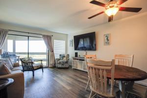 Ocean-View Island Condo with Pool Pets Welcome!