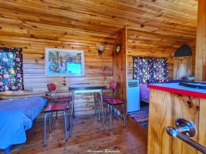 Sejours a la campagne Manoir du Bois Joly - Roulotte Vintage : photos des chambres