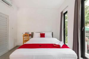 RedDoorz near Kaza Mall Surabaya