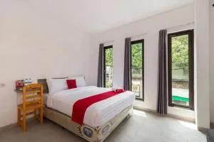 RedDoorz near Kaza Mall Surabaya - Plosobegem