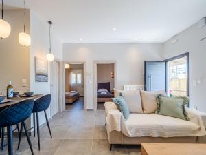 M&K - Marias Stylish Apartment near Alykes Beach