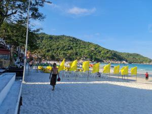 Almost Famous Hostel