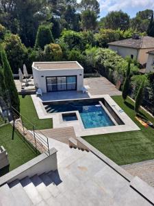 Maisons de vacances VILLA CALIFORNIENNE with Spa, cinema, jacuzzi & pool in Mougins : photos des chambres