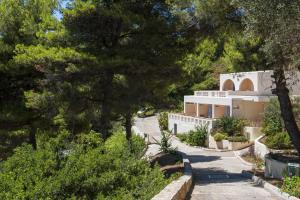 Alonissos Beach Bungalows And Suites Hotel Alonissos Greece