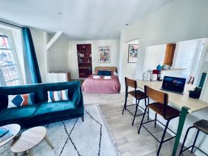 Studio Remigny, hyper centre ville de Nevers, style "Appart-hôtel" by PRIMO C0NCIERGERIE