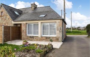 Maisons de vacances Cozy Home In Quemperven With Wifi : photos des chambres