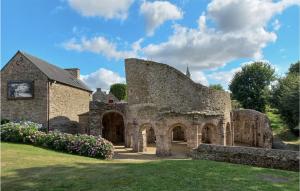Maisons de vacances Cozy Home In Quemperven With Wifi : photos des chambres