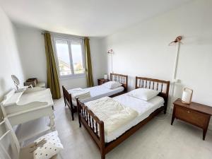 Appartements Appartement spacieux pres de la plage et commerces, 4 couchages - FR-1-361-433 : photos des chambres