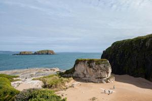 Causeway Coast Sea Shore Apartment - Ballycastle