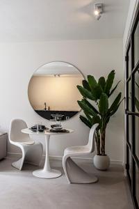 Cloud Nine - romantic & design app in city center!