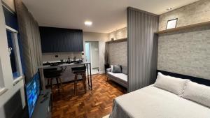 Studio 73 - VISTA LINDA, próx metro, WI-FI 300 megas, AR COND