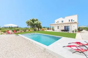 Villa Albaimar with swimming pool and garden - Llubí