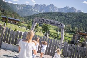 Aparthotel Familiaris - Family Apartments - Pools & Spa in Dolomites
