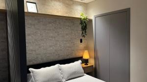 Studio 73 - VISTA LINDA, próx metro, WI-FI 300 megas, AR COND