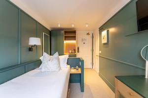 Single Room with Garden View room in The Goodenough on Mecklenburgh Square