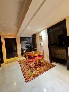Luxury apartment 2 in the heart of Gueliz, Wifi, Pool