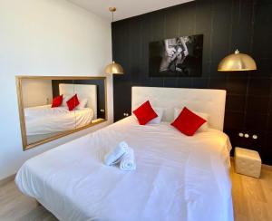 Appartements La Vague Tendresse - Vue mer - Jacuzzi & Sauna : photos des chambres