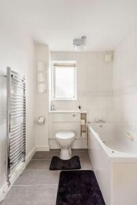 Stunning Flat by Quayside with Balcony!!