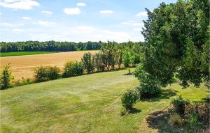 Maisons de vacances Awesome Home In Saint-bonnet With Outdoor Swimming Pool, Private Swimming Pool And 4 Bedrooms : photos des chambres