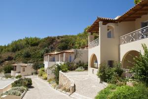 Alonissos Beach Bungalows And Suites Hotel Alonissos Greece