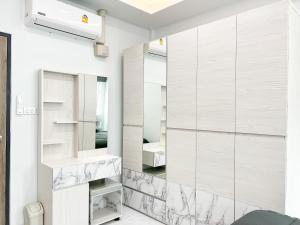 Modern Luxury House In Phuket Town