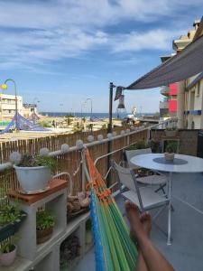 T2 cosy à la plage, terrasse vue sur mer et parking privatif