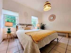 Tropical Charm Little Havana Calle Ocho 3